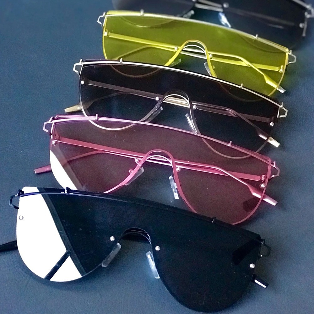Flat top brow bar sunglasses